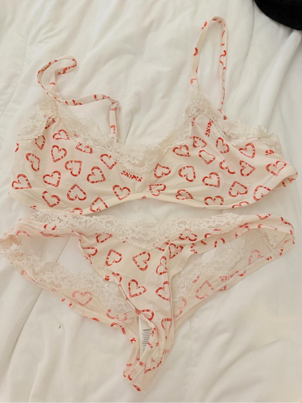 SKIMS Fits Everybody Lace Scoop Bralette & Thong Set